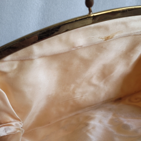 Vintage 50s 60s collectible Vinyl Covered Embroidered clutch With Metallic Gold - Picture 11 of 13